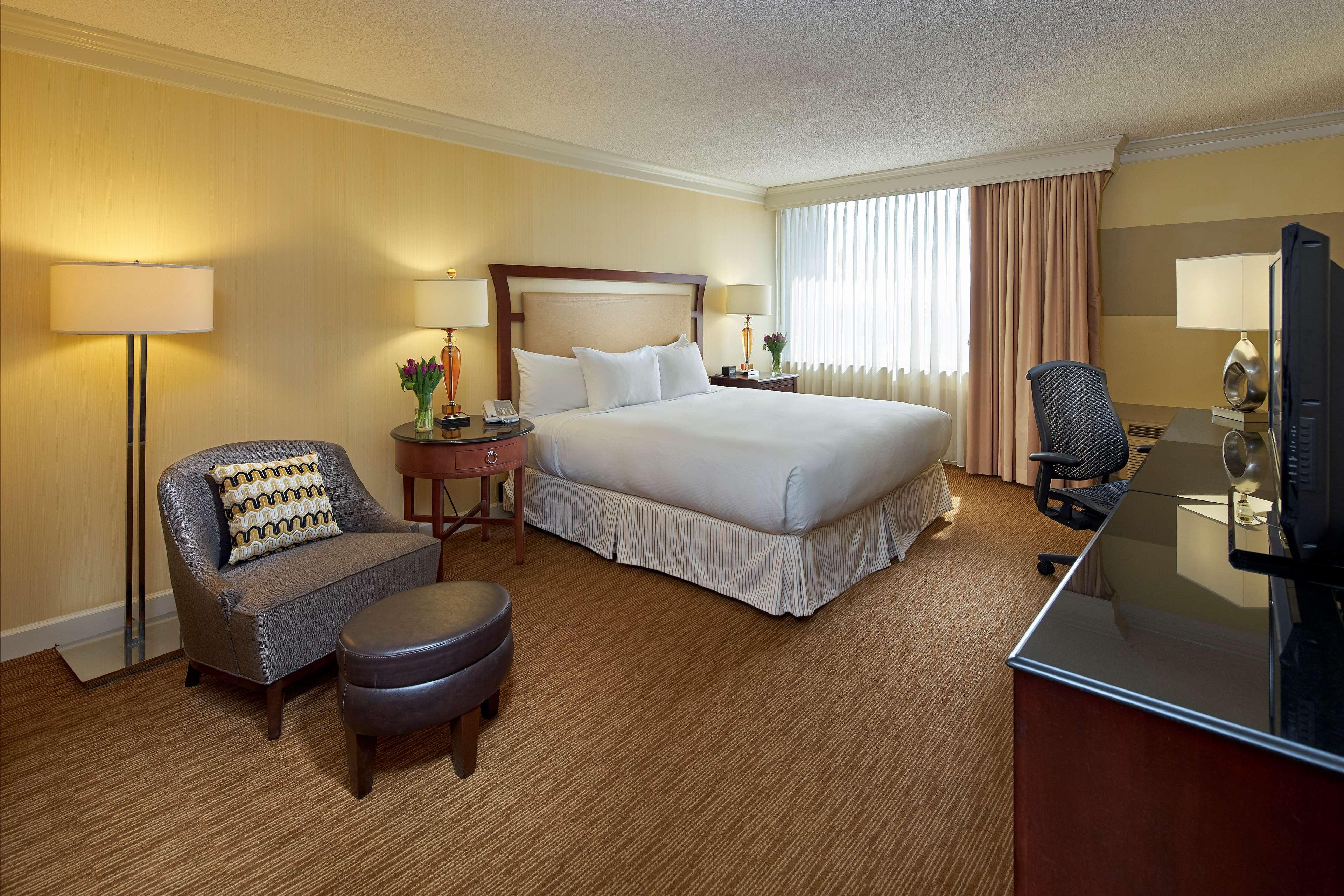 Hilton Raleigh North Hills Hotell Eksteriør bilde