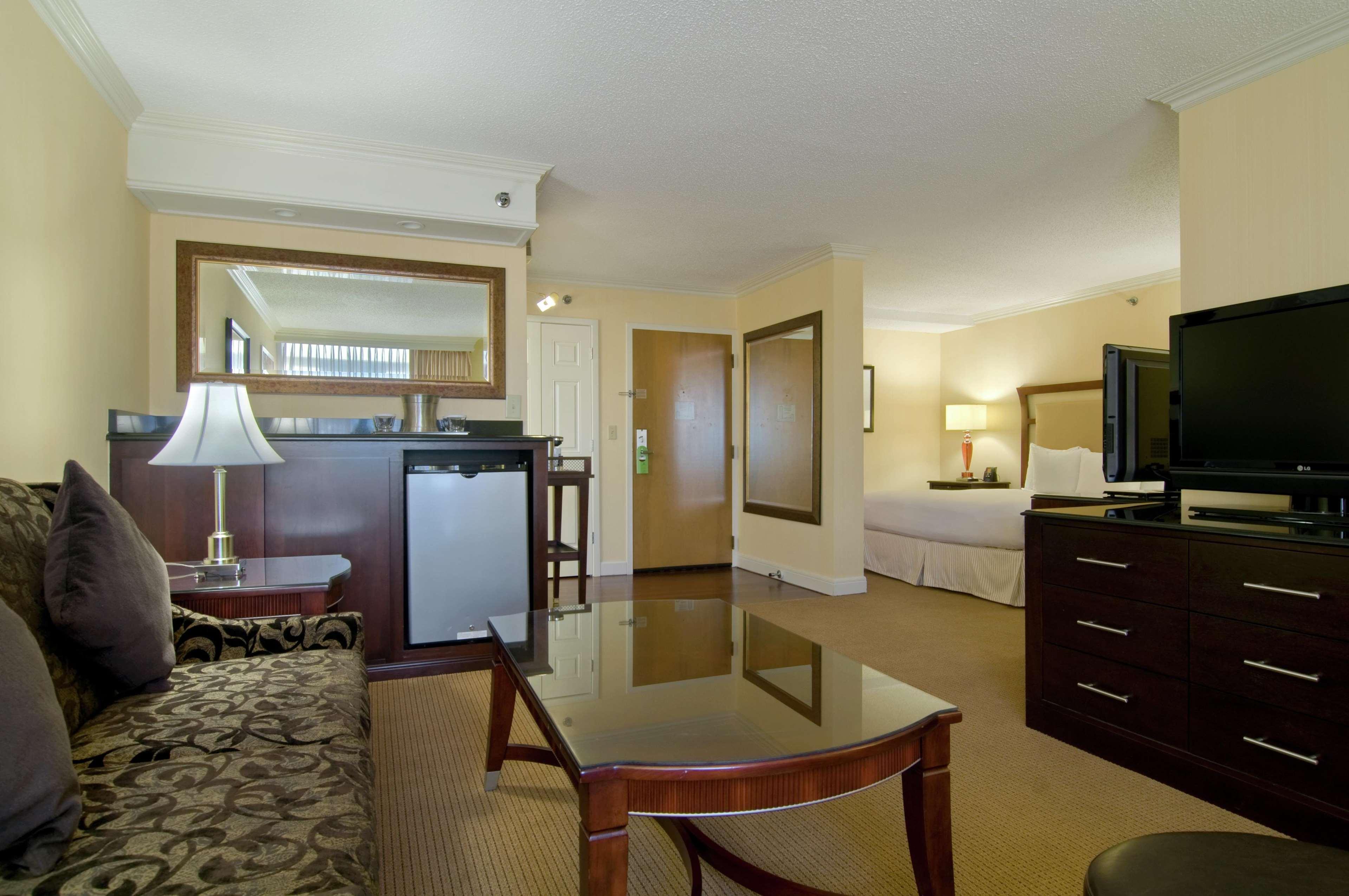 Hilton Raleigh North Hills Hotell Eksteriør bilde