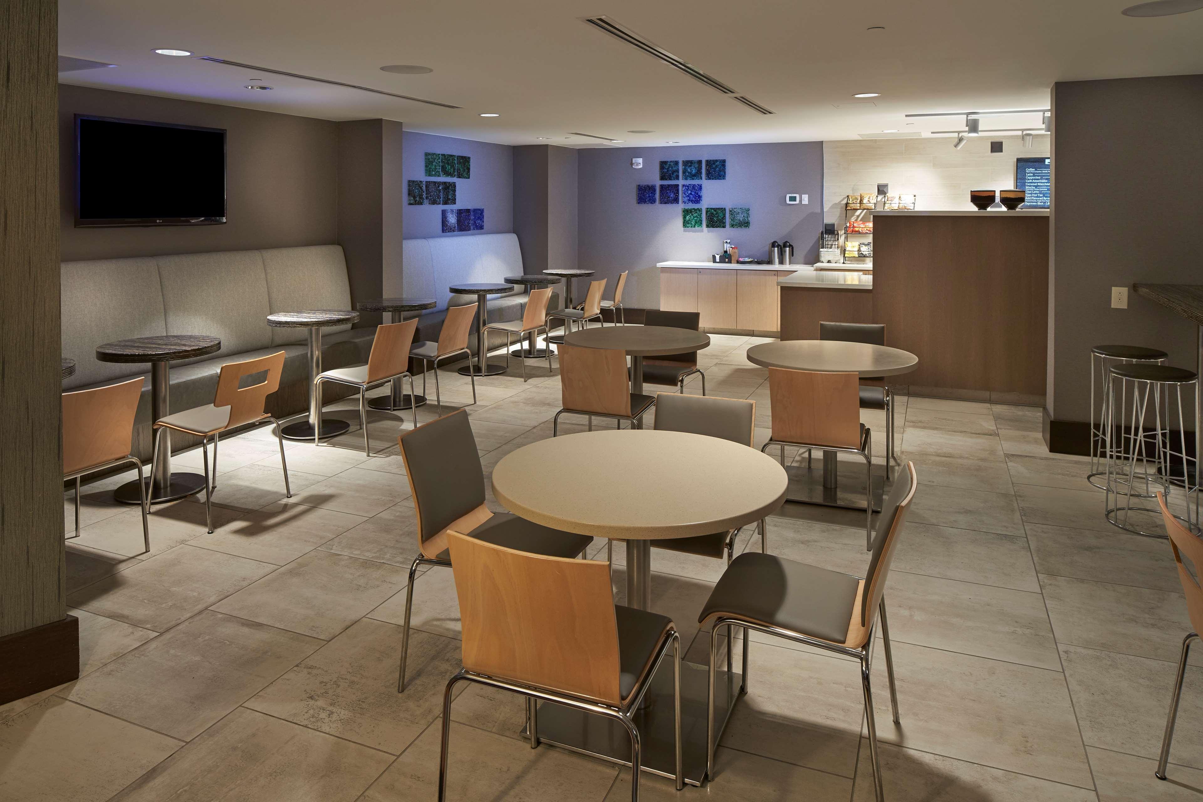 Hilton Raleigh North Hills Hotell Eksteriør bilde