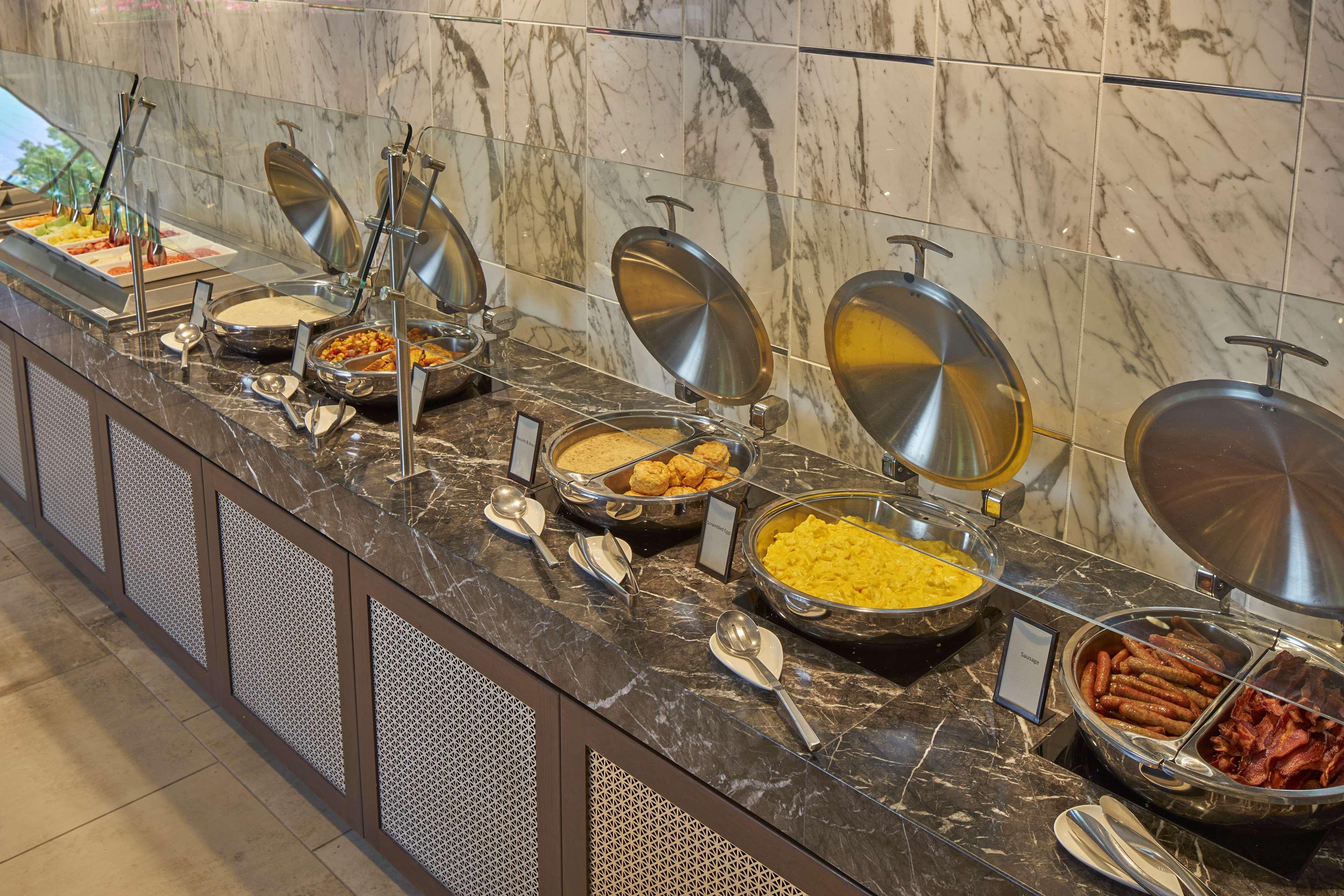 Hilton Raleigh North Hills Hotell Restaurant bilde